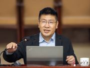 浙江大学历史学院常务副院长孙英刚教授应邀来我院作《犍陀罗与大乘佛教的兴起》的讲座